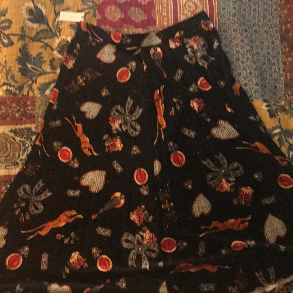NWT Velvety skirt w/ cheetahs, roses, hearts, bows